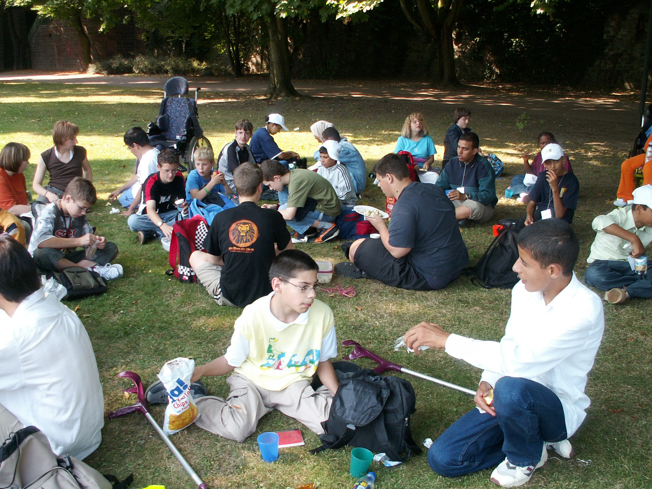 ../Images/Picknick am Rheinufer.jpg